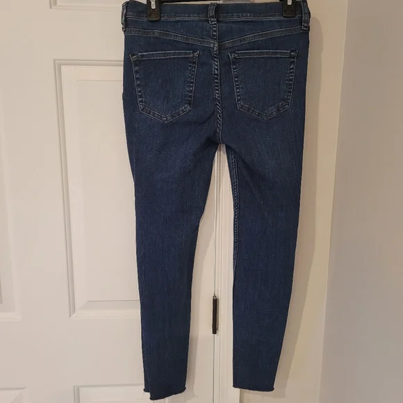 Free People Distressed Denim Blue Skinny Jeans 5 Button Fly Size 29 Waist - Picture 5 of 5